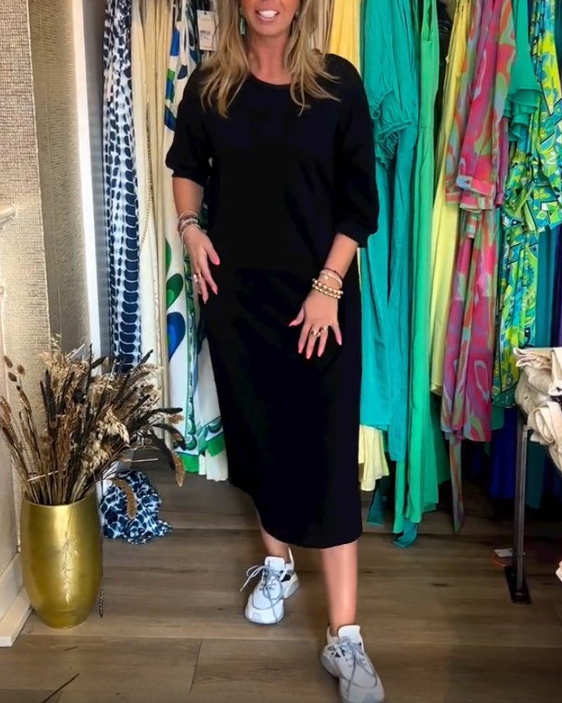 Enfärgad klänning med rund halsringning