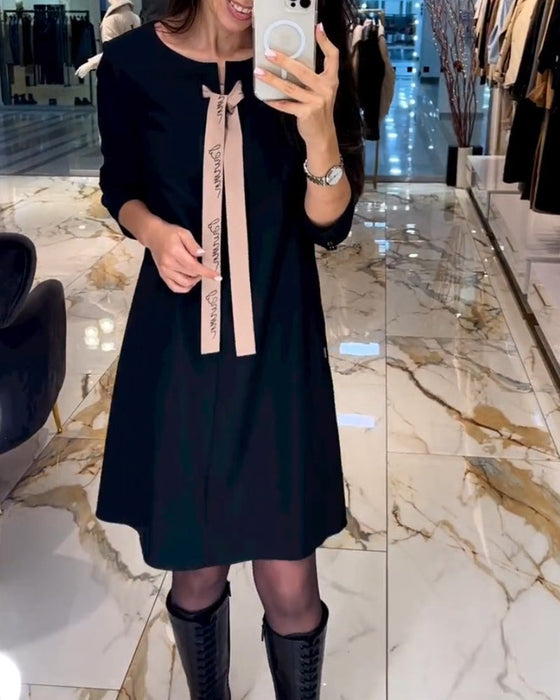 Klänning med elegant stil och bandage