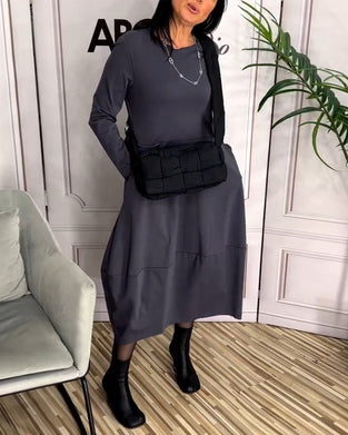 Klänning med avslappnad stil och rund hals