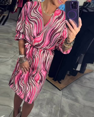 Klänning med färgglatt tryck och knälång