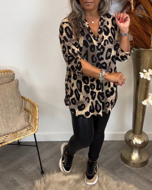 Långärmad topp med leopardtryck